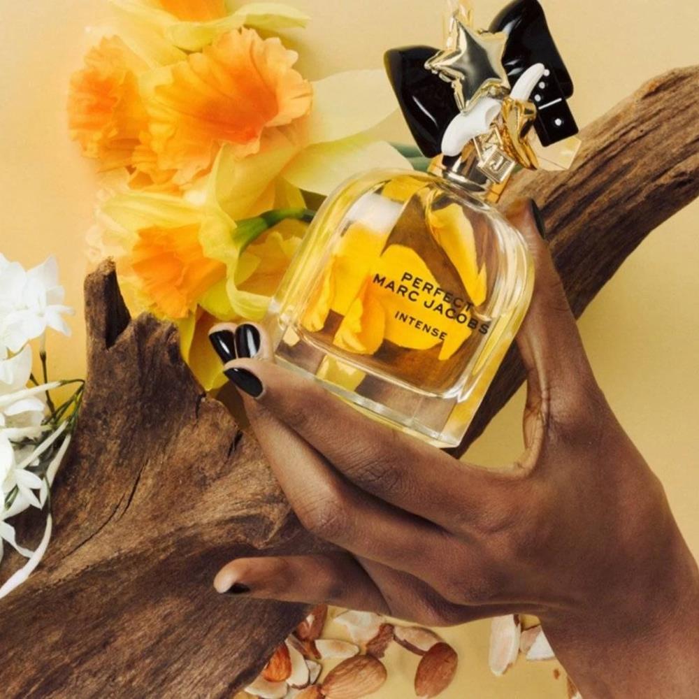 Marc Jacobs Perfect Intense EDP 50 ml Kadın Parfümü